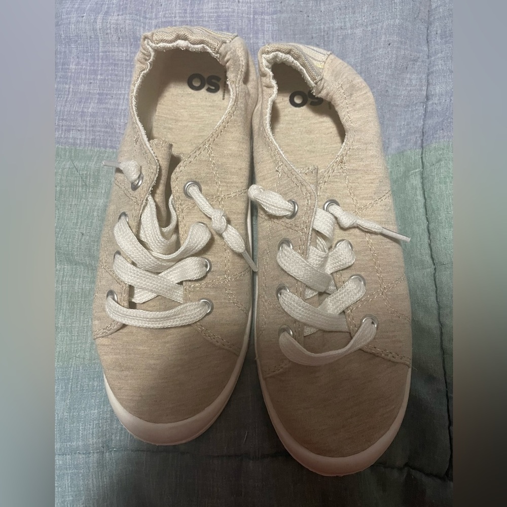 Kohls SO slip on shoes